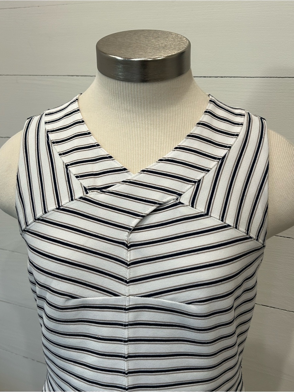 Ann Taylor Black and White Striped Midi Sheath Dress, Size 6P - Picture 4 of 6